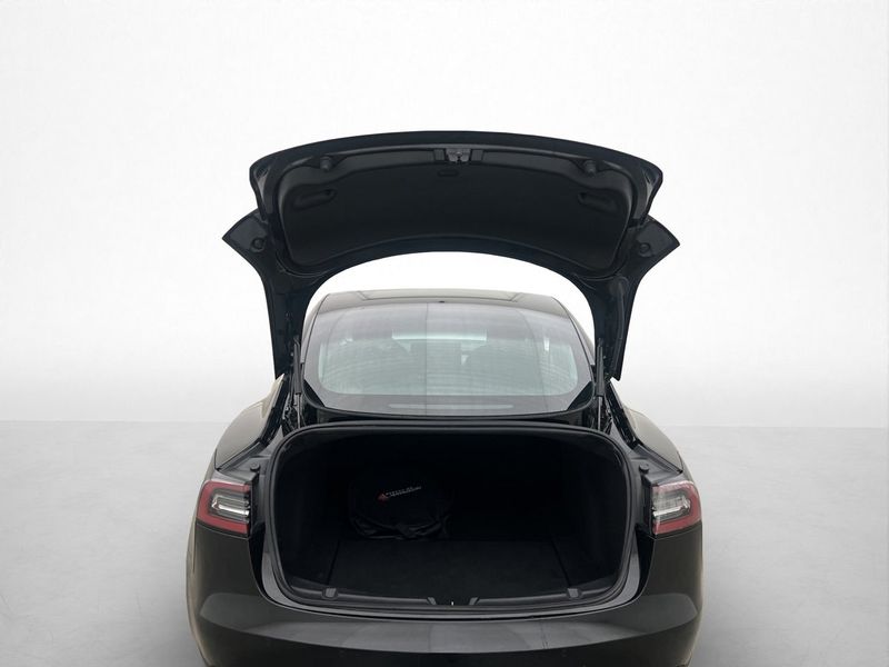 Tesla Model 3 bild 32