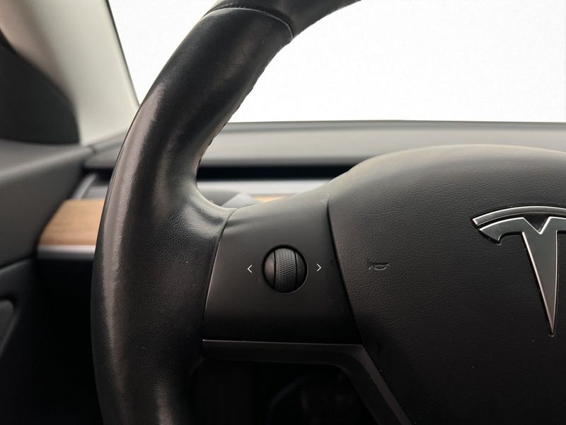 Tesla Model 3 bild 16