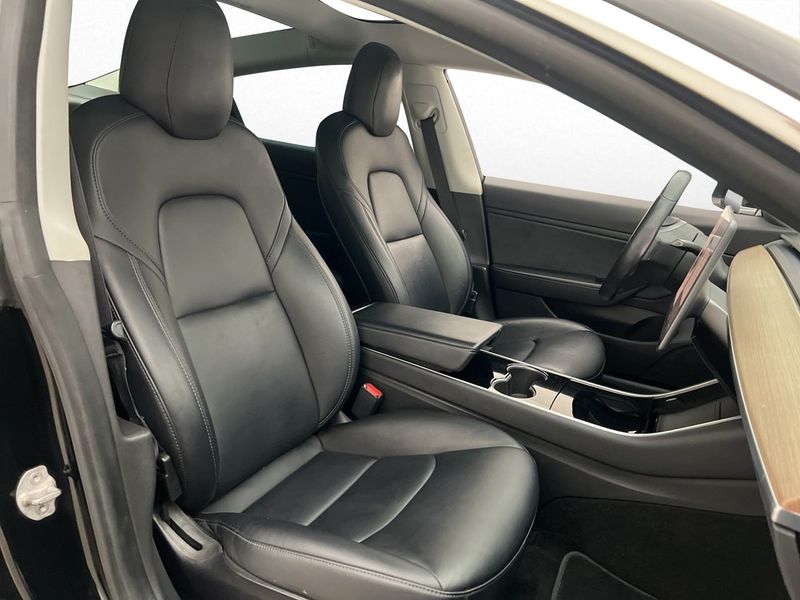 Tesla Model 3 bild 30