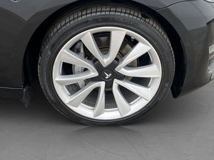Tesla Model 3 bild 36
