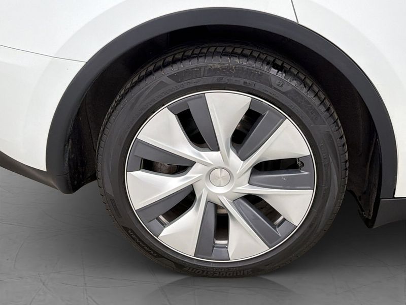 Tesla Model Y bild 13