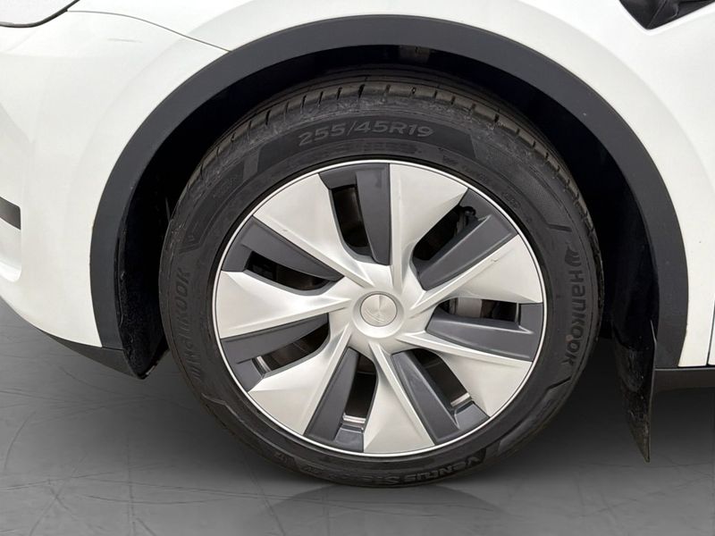 Tesla Model Y bild 11