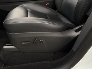 Tesla Model Y bild 34