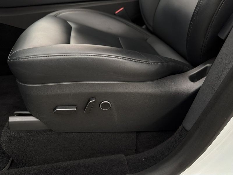 Tesla Model Y bild 34
