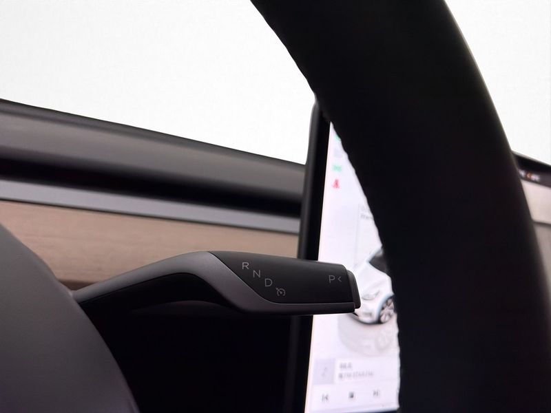 Tesla Model Y bild 32