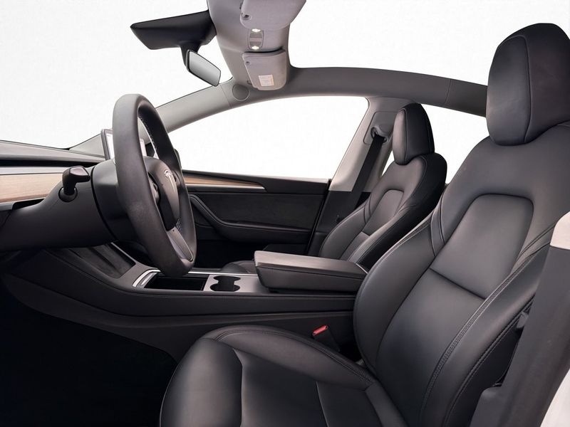 Tesla Model Y bild 22