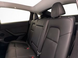Tesla Model Y bild 19