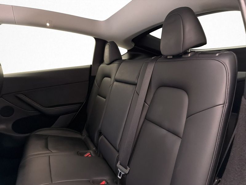 Tesla Model Y bild 19