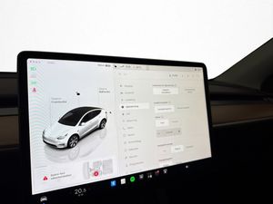 Tesla Model Y bild 24