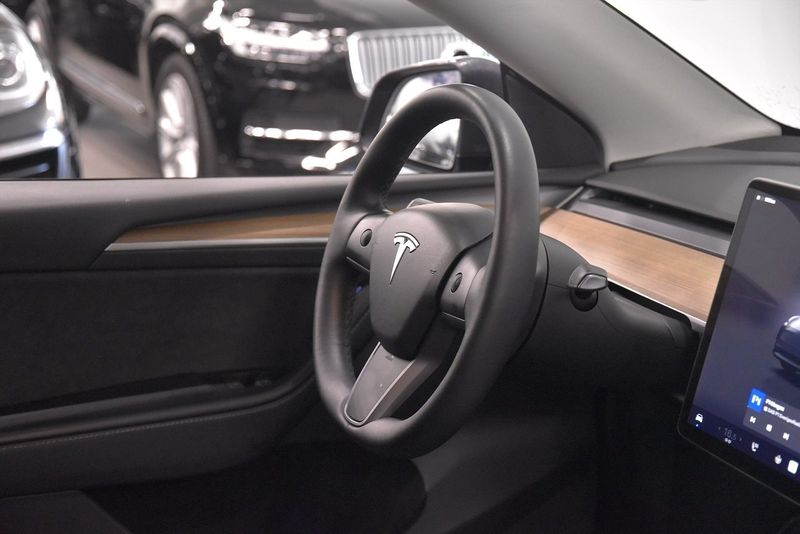 Tesla Model Y bild 9