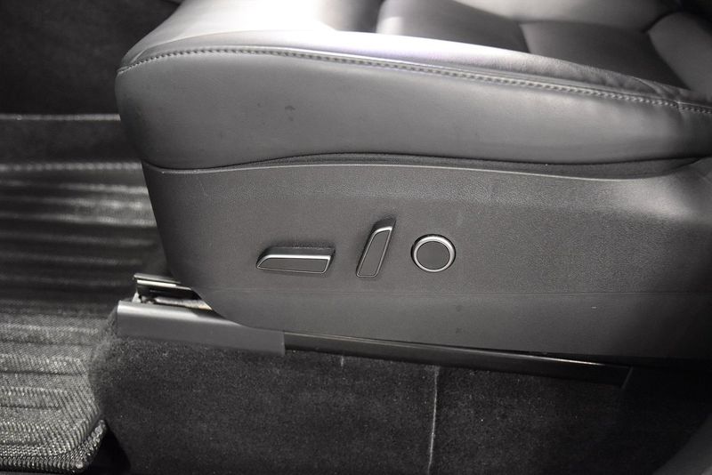 Tesla Model Y bild 16