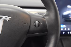 Tesla Model Y bild 11