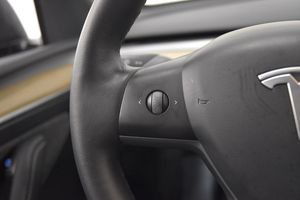 Tesla Model Y bild 10