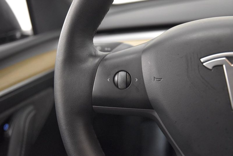 Tesla Model Y bild 10