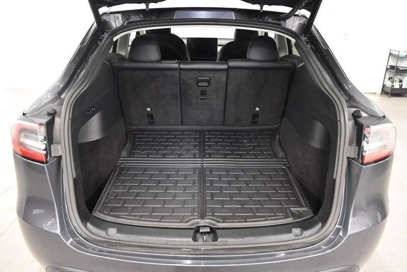 Tesla Model Y bild 26