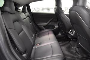 Tesla Model Y bild 14