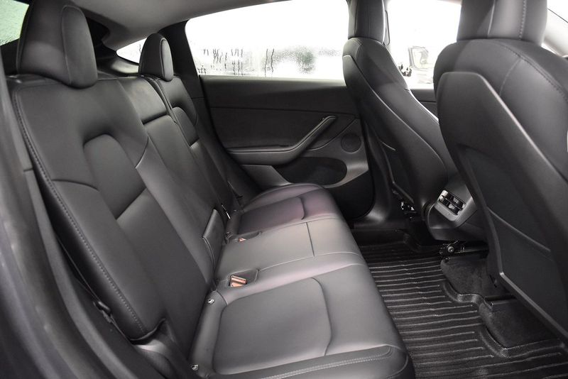 Tesla Model Y bild 14