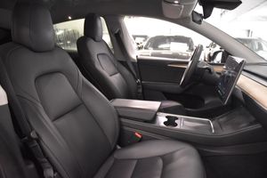 Tesla Model Y bild 12