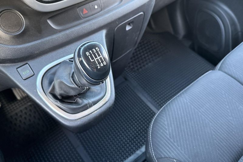 Nissan NV300 bild 12