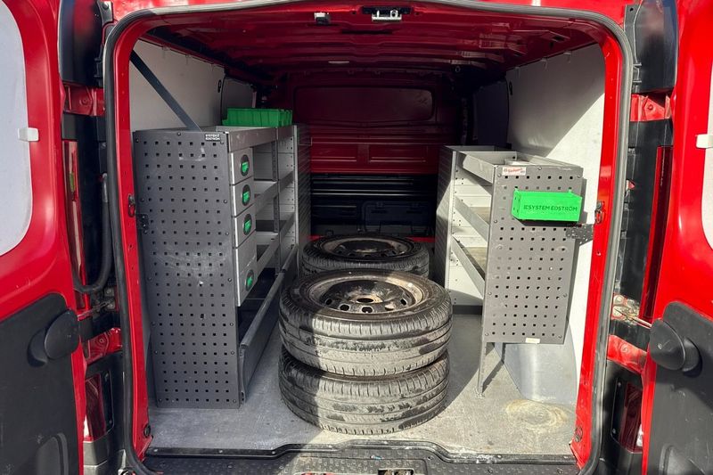 Nissan NV300 bild 13