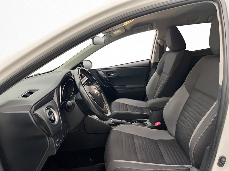 Toyota Auris bild 18