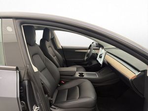Tesla Model 3 bild 15