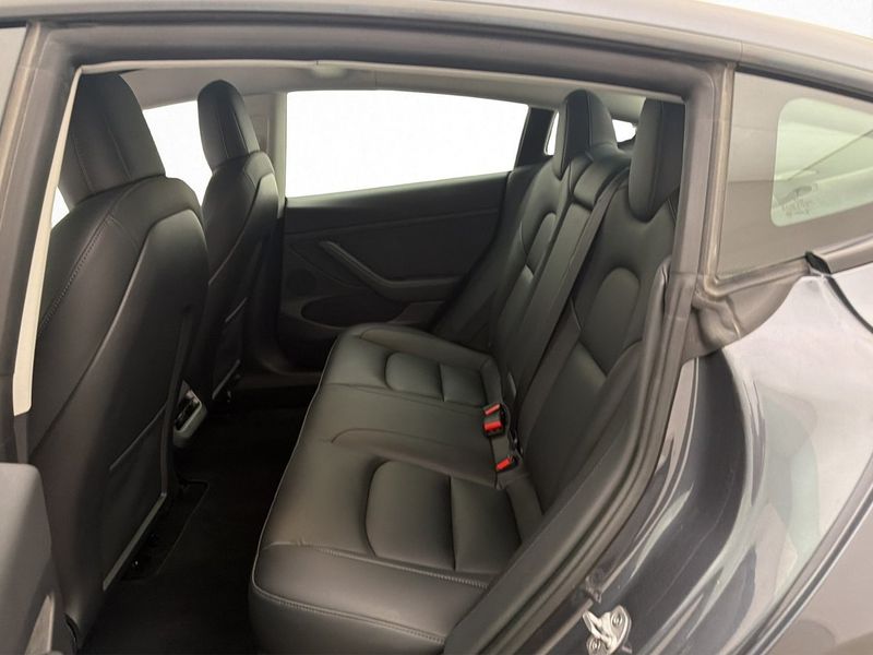 Tesla Model 3 bild 20