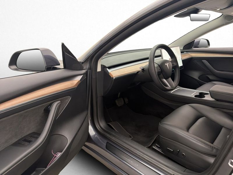Tesla Model 3 bild 12