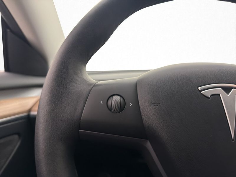Tesla Model 3 bild 29