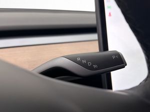 Tesla Model 3 bild 31