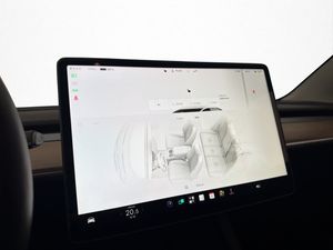 Tesla Model 3 bild 23