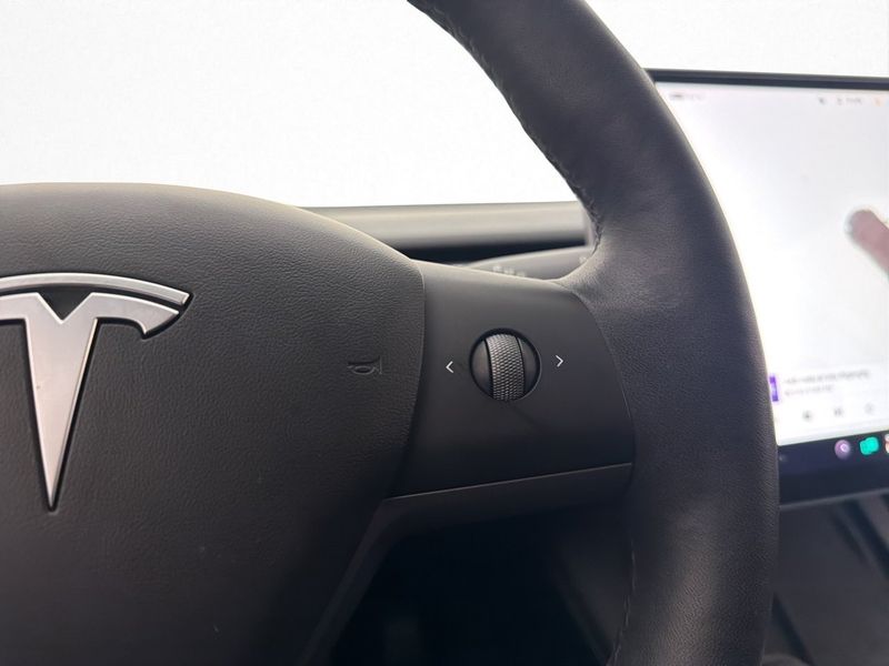 Tesla Model 3 bild 30