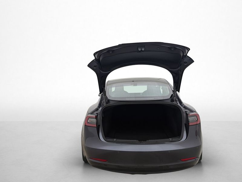Tesla Model 3 bild 17