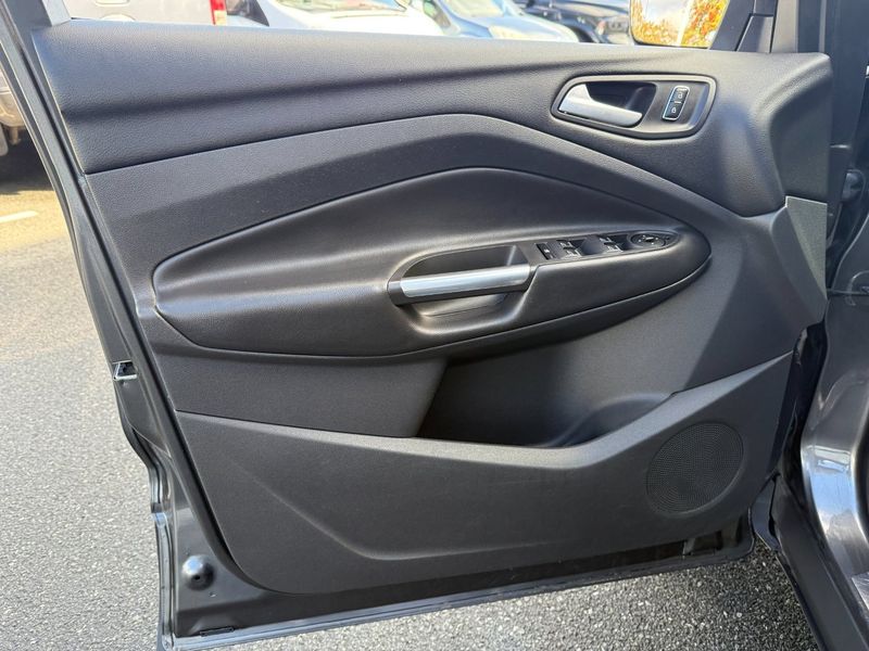 Ford Kuga bild 12