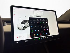 Tesla Model Y bild 23