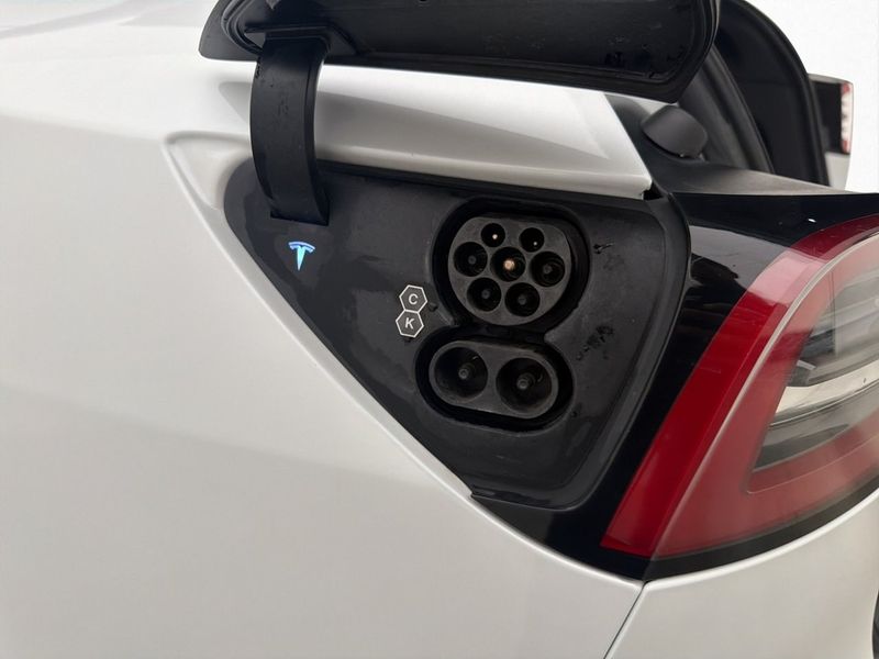 Tesla Model Y bild 10