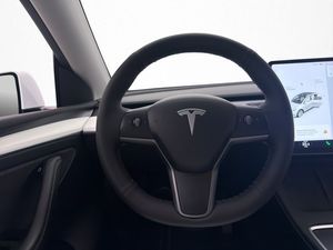 Tesla Model Y bild 15
