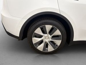 Tesla Model Y bild 30