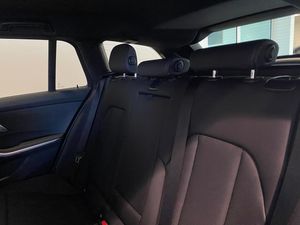 BMW 330 bild 8