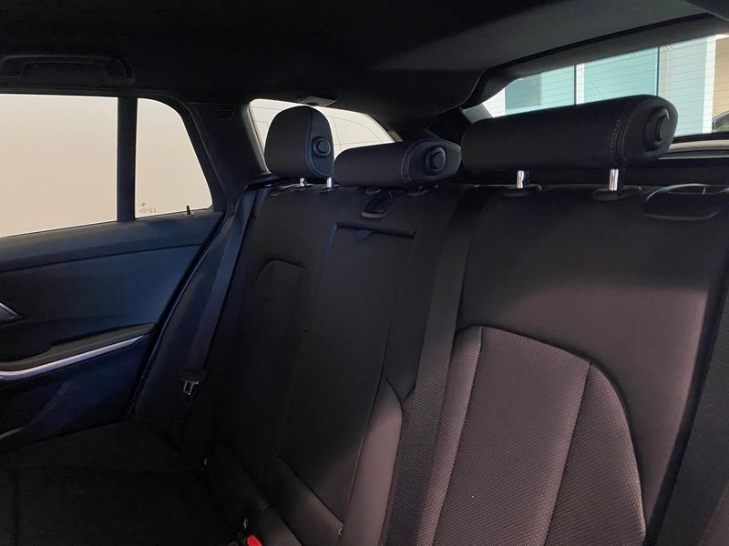 BMW 330 bild 8