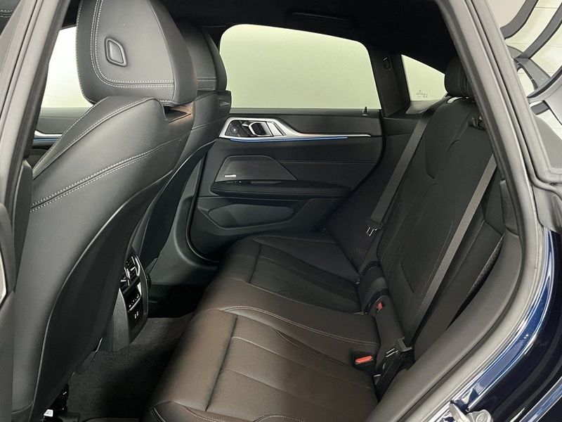 BMW i4 bild 11
