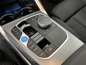 BMW i4 bild 8