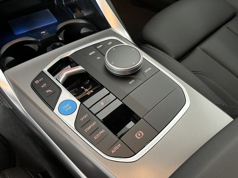 BMW i4 bild 8