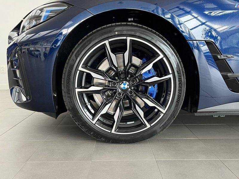 BMW i4 bild 4