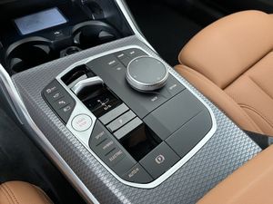 BMW 330 bild 8