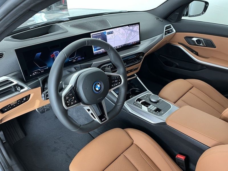BMW 330 bild 7