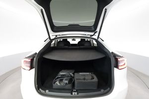 Tesla Model Y bild 25