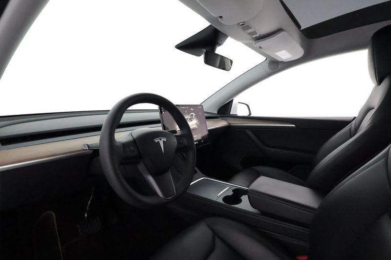 Tesla Model Y bild 11