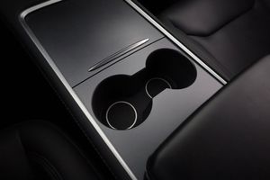 Tesla Model Y bild 23