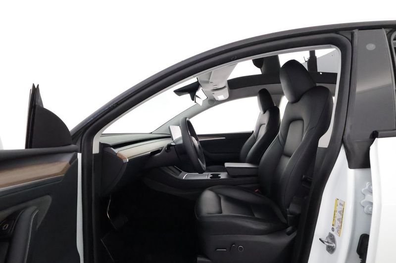 Tesla Model Y bild 10